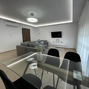 New Bazaar 2022 شقة تيرانا