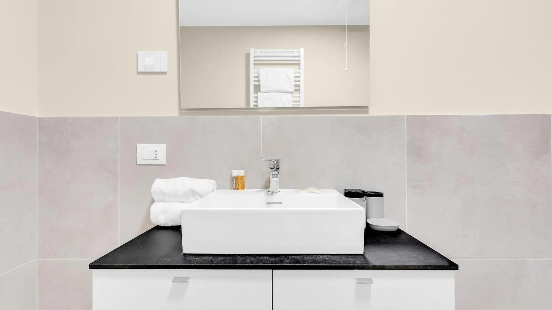 Green Living With Terrace & Garage By Ndp Rent Milan Apartment